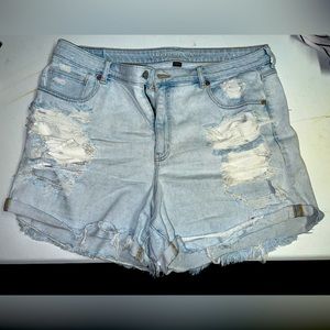 American Eagle stretch ‘Mom Short’ jean shorts - size 18